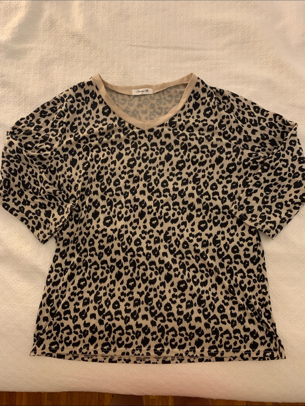 VGUC Leopard Print V-Neck 3/4 Sleeve Top - Beige/Black